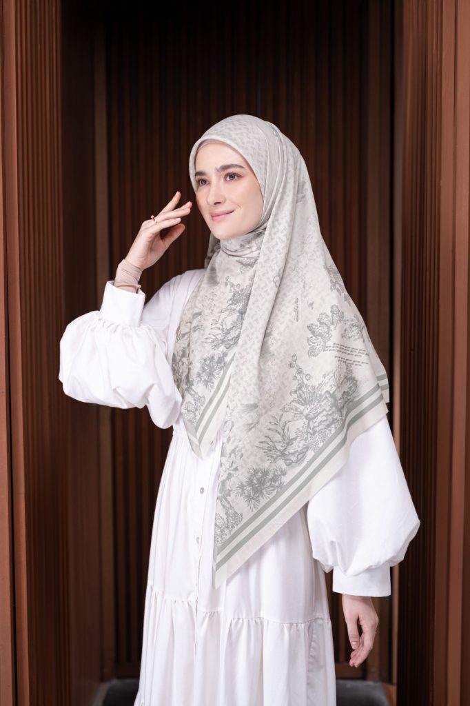 Warna jilbab untuk baju putih