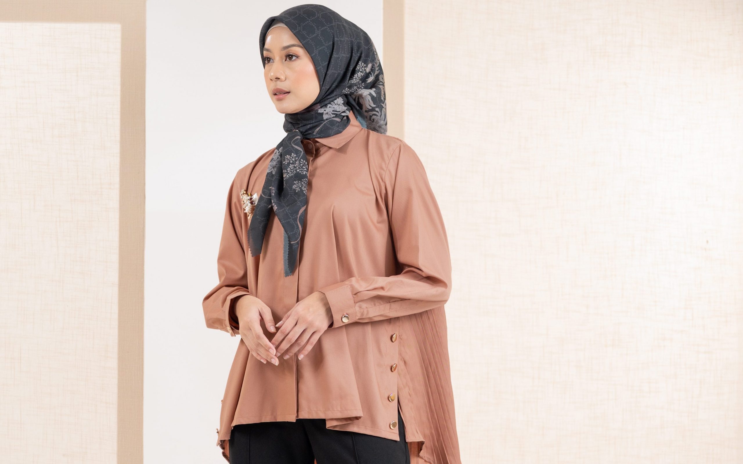 Inspirasi Outfit Bukber Hijab yang Simpel tapi Stylish, Yuk Coba!