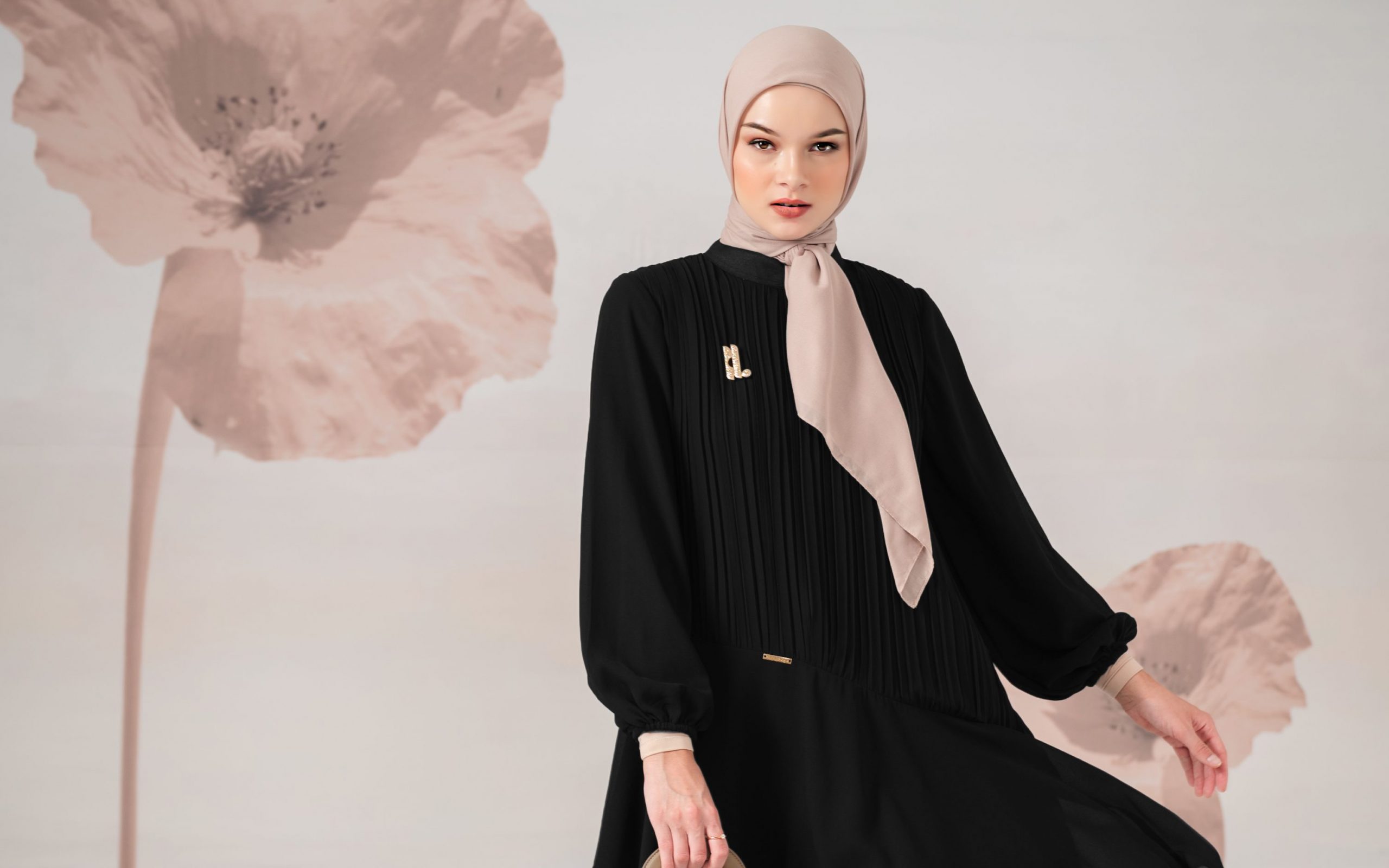 Warna jilbab untuk gamis hitam