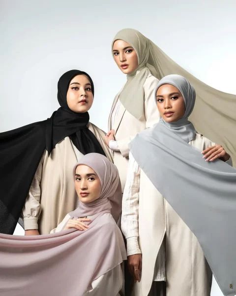 baju putih cocok dengan jilbab warna apa