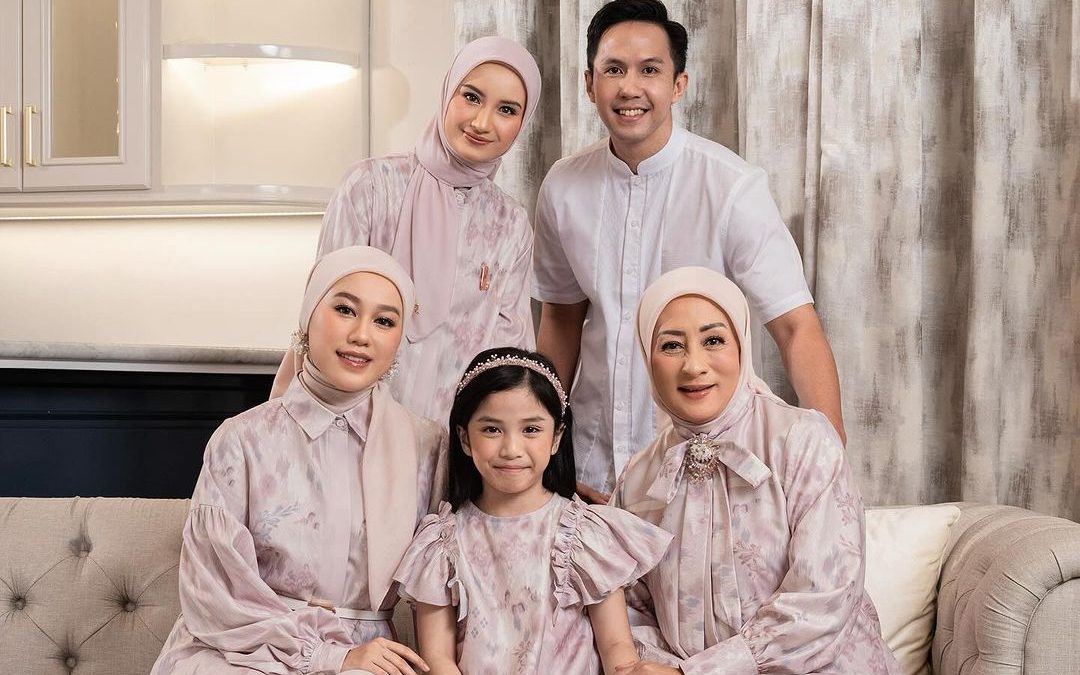 Rekomendasi Baju Couple Keluarga untuk Lebaran by Heylocal