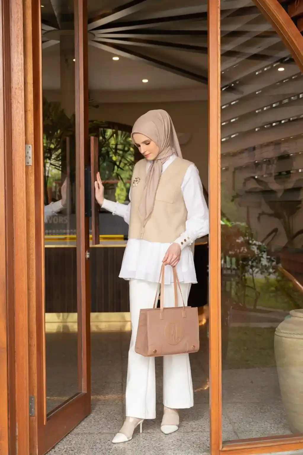 ootd celana putih