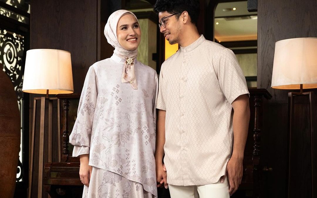Model Baju Couple Lebaran 2024, Tampil Modis dengan Keluarga