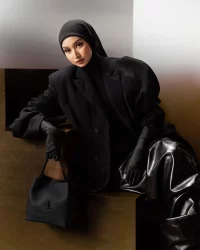 outfit baju hitam