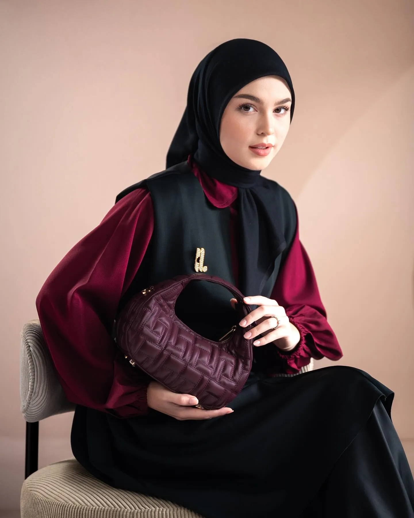 outfit baju hitam