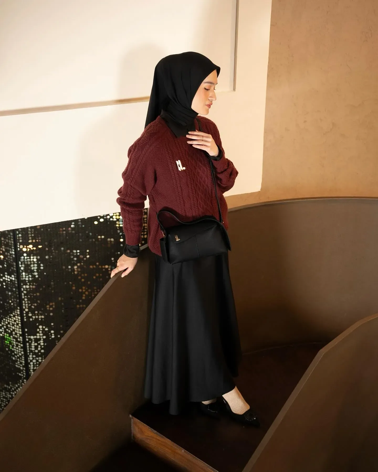 outfit baju hitam