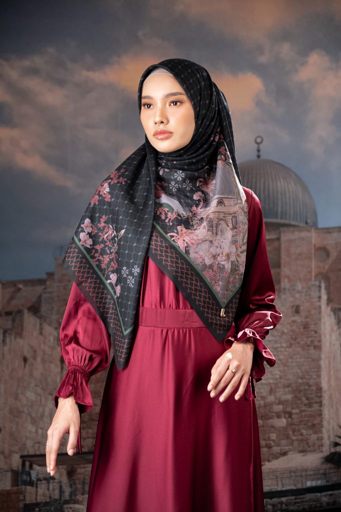Gamis maroon cocok dengan jilbab warna apa