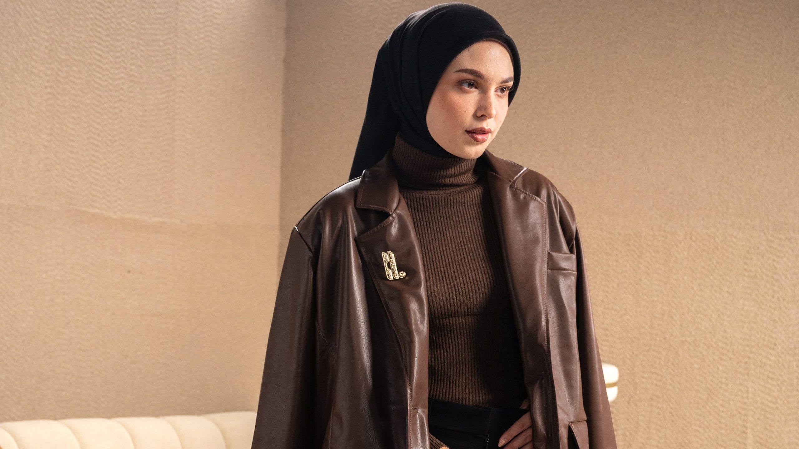 6 Inspirasi Earth Tone Outfit ala Heylocal, Lebih Catchy dan Modis