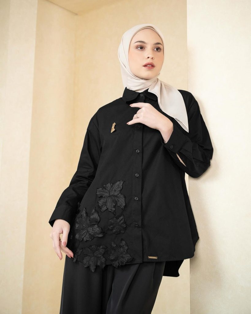 warna jilbab yang cocok untuk baju hitam