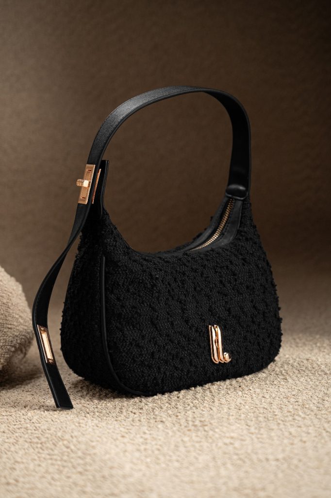 Tas wanita warna hitam