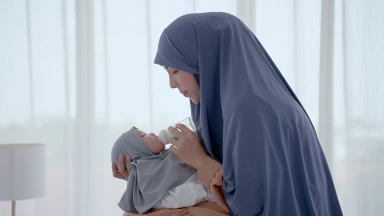 Merawat Bayi Baru LahirMerawat Bayi Baru Lahir