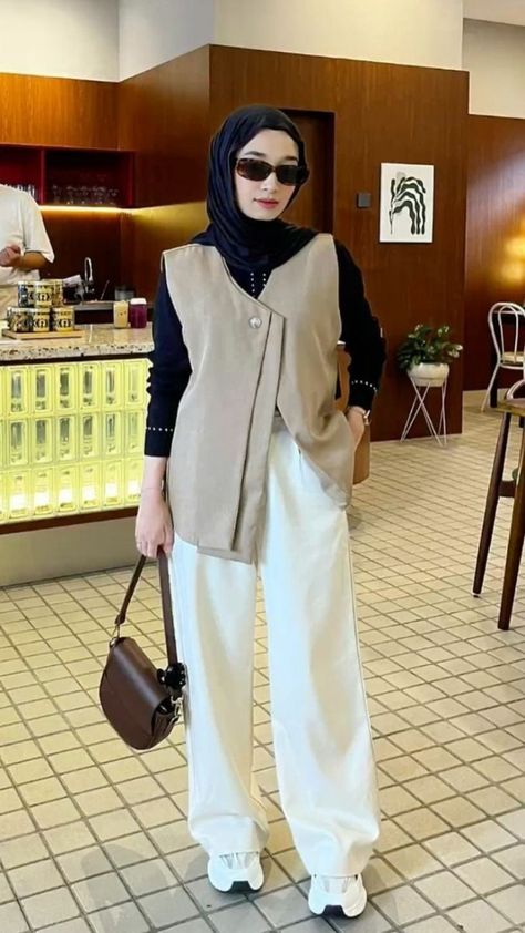 OOTD Vest Hijab