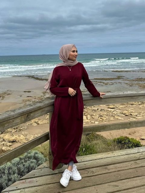 Gamis Maroon Cocok dengan Jilbab Warna Apa