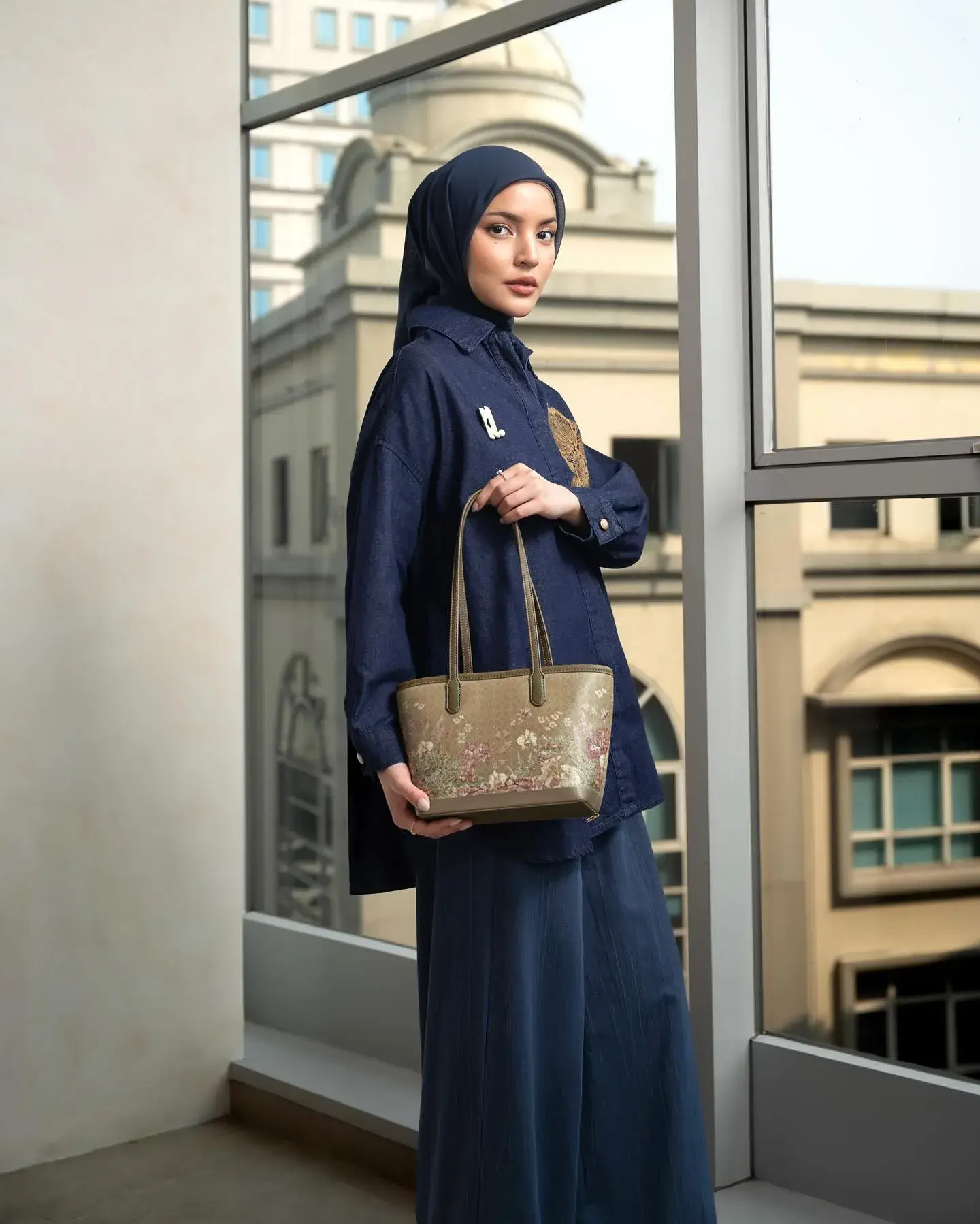 baju warna navy cocok dengan jilbab warna apa