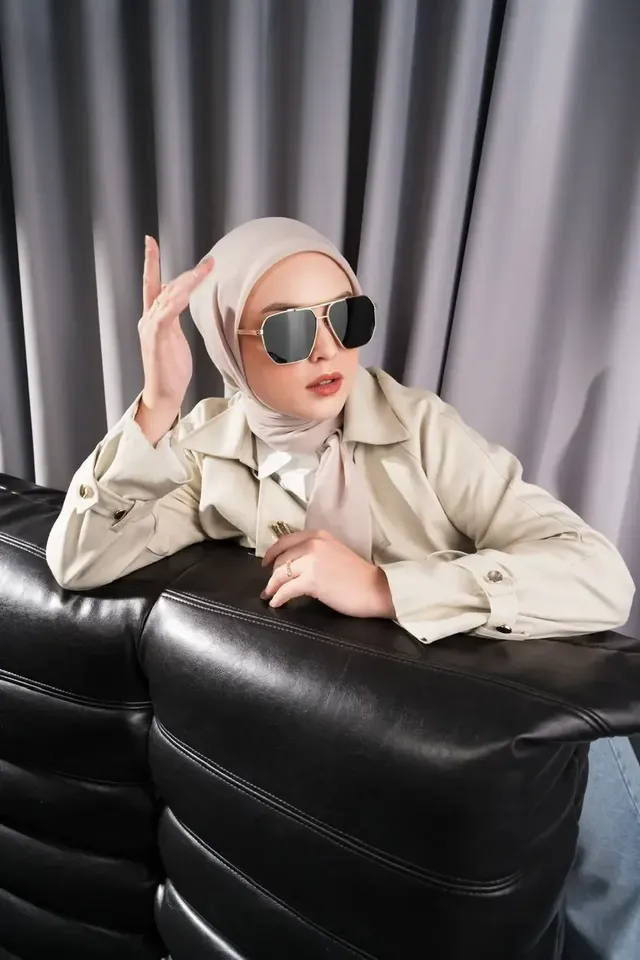 bentuk kacamata untuk wajah bulat
