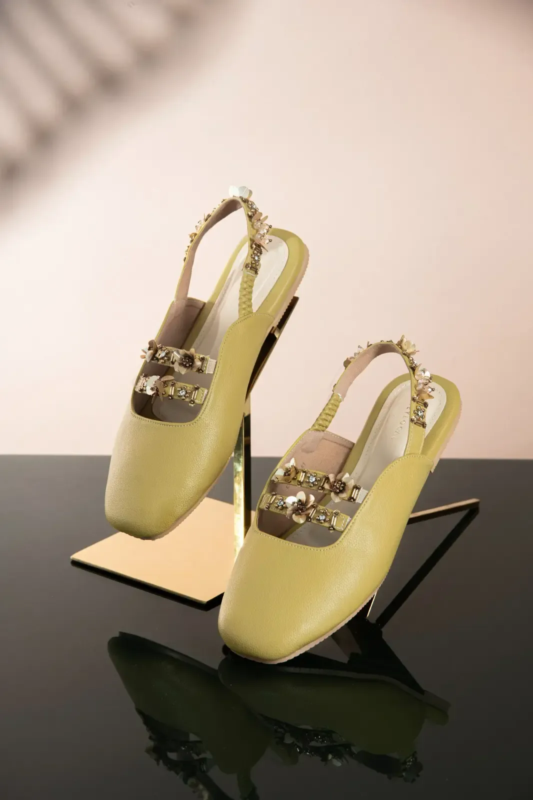 sepatu sandal wanita