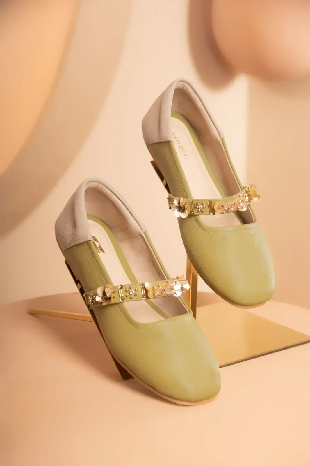 sepatu sandal wanita