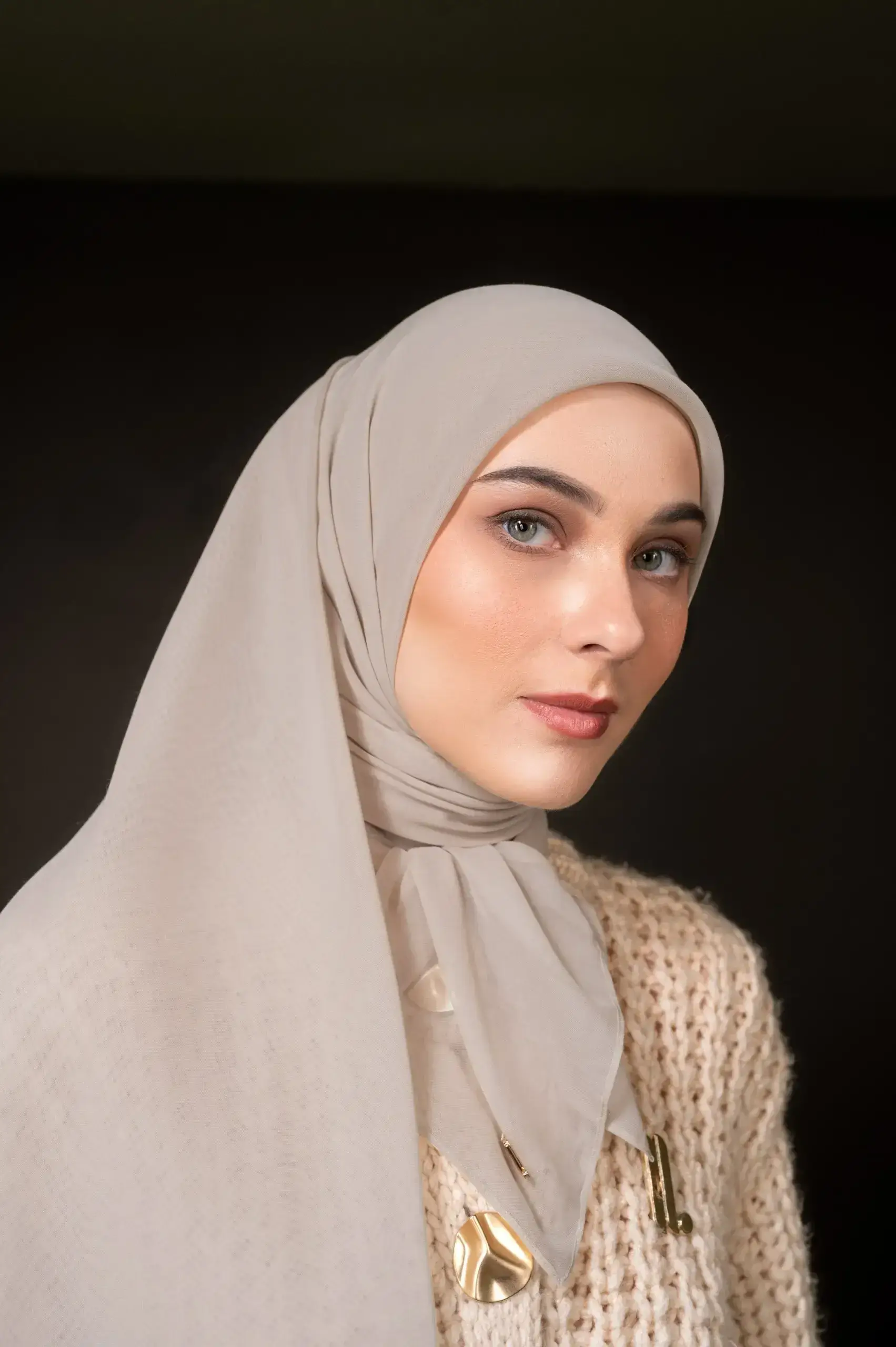 baju kuning cocok dengan jilbab warna apa
