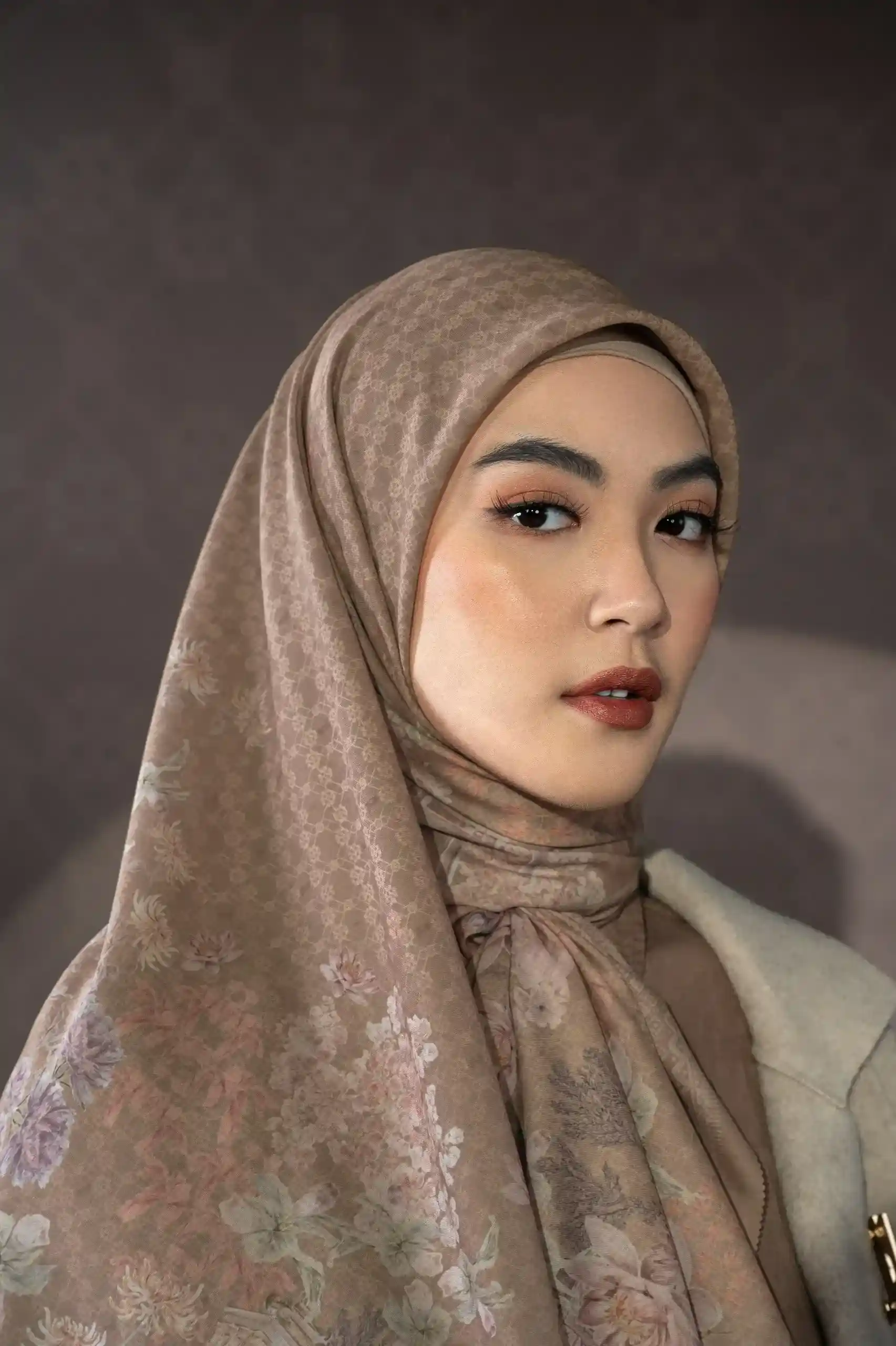 baju kuning cocok dengan jilbab warna apa