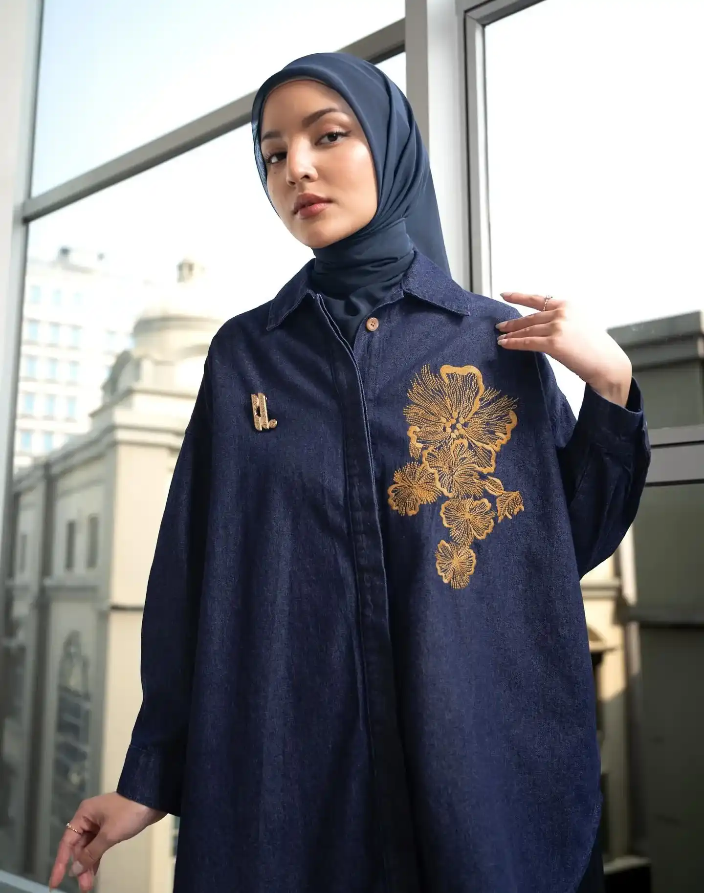warna jilbab yang cocok untuk baju biru denim