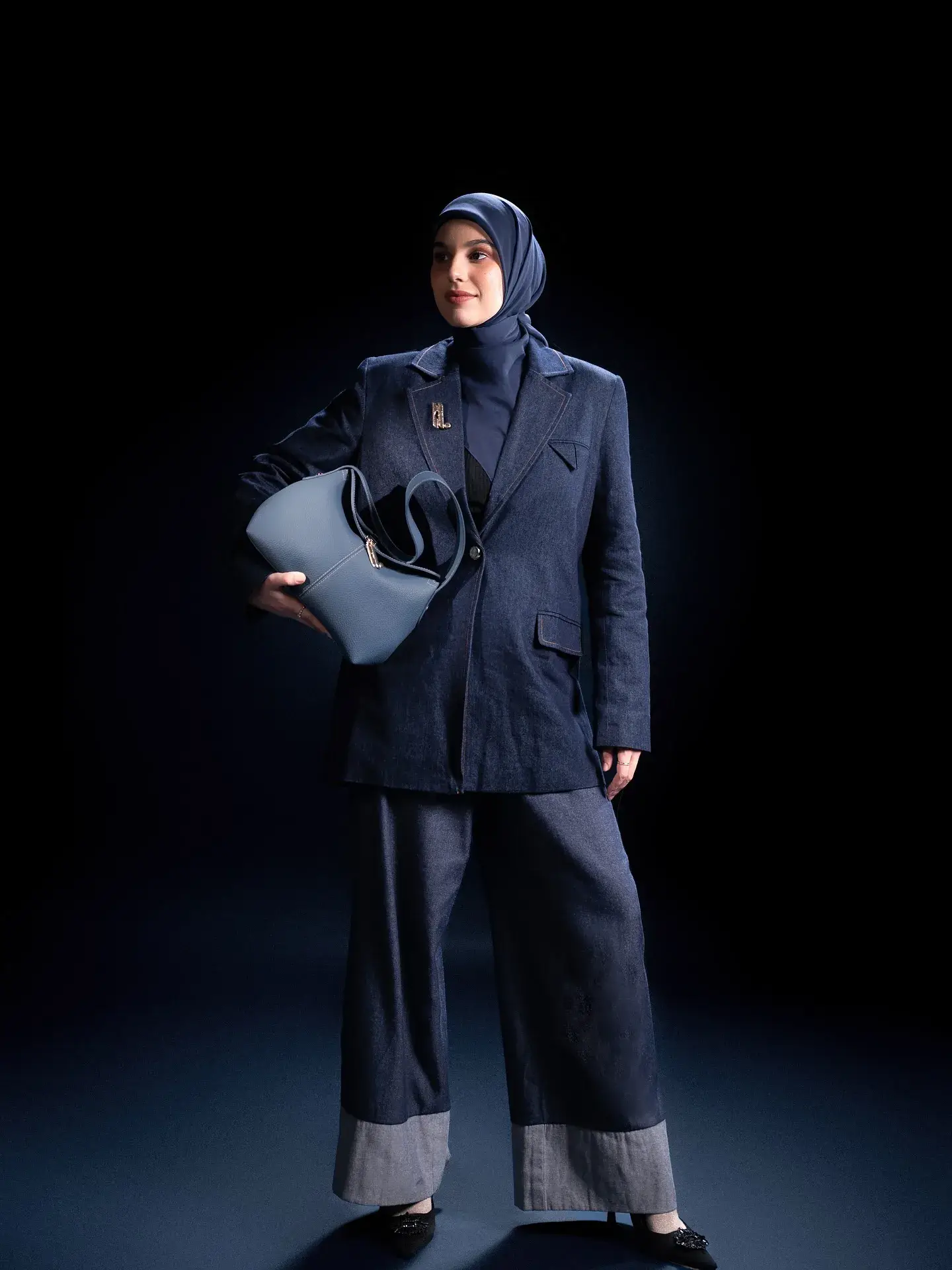 warna jilbab yang cocok untuk baju biru denim