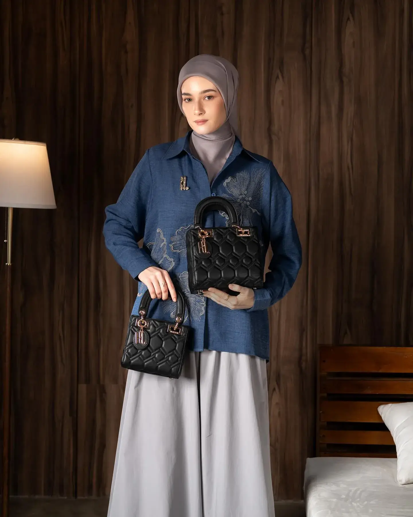 warna jilbab yang cocok untuk baju biru denim